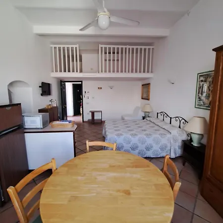 Monolocale In La Maddalena (Sassari)